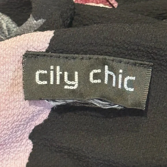 City Chic Precious Floral Print Dress XXL 24 Gently Worn - Picture 6 of 7